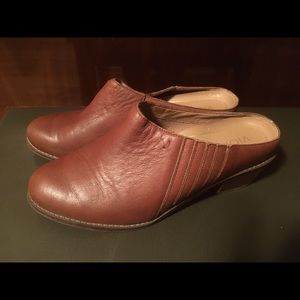 Violin slip on size 39
